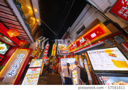 日本橫濱城市景觀橫濱唐人街/香港路(唐人街主街旁) 日本橫濱城市景觀橫濱唐人街/香港路(唐人街主街旁) 57581811