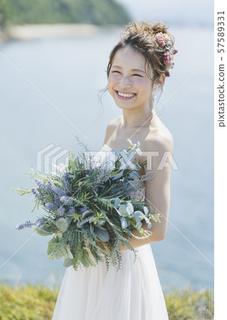 Bride 57589331