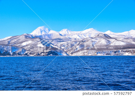 知床山脈在冬天 57592797