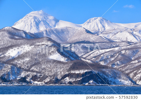 知床山脈在冬天 57592830