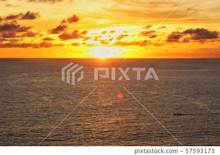 印度尼西亞烏魯瓦圖廟日落海洋神秘奇幻日落 57593173