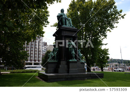 Ferenc Dearc statue in Szechenyi Istvan Square, Budapest 57593309