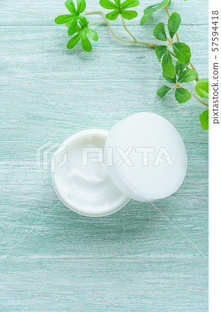 cream 57594418