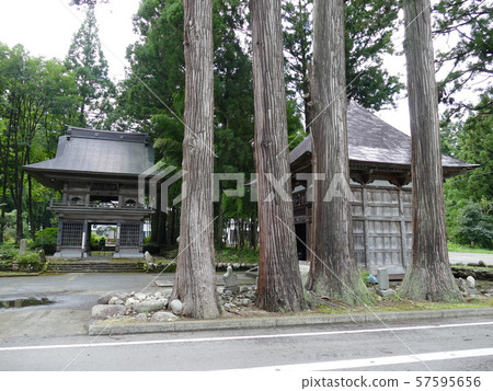 Echigo-Yuzawa's Ryusho-an statue 57595656