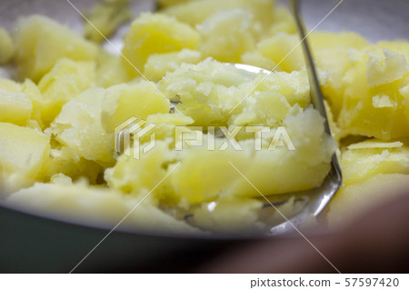 粉碎煮土豆 57597420