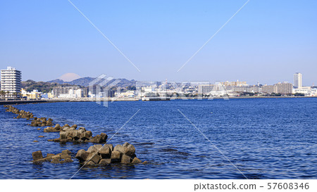 Running water (spring) 57608346