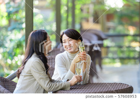 旅行，女性，秋天 57608953