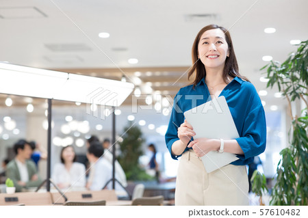 Business woman 57610482