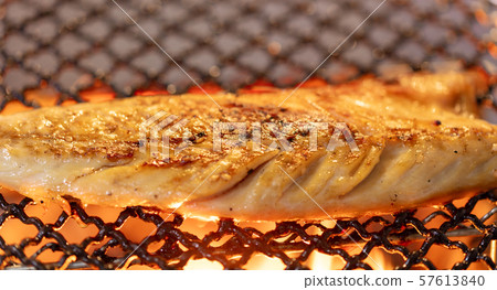 Charcoal-grilled BBQ, bbq, charcoal-grilled, grilled, Bincho charcoal, Shichirin, camp, meal, salmon 57613840