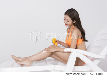 Summer holiday of attractive couple 616 Summer holiday of attractive couple 616 57614809