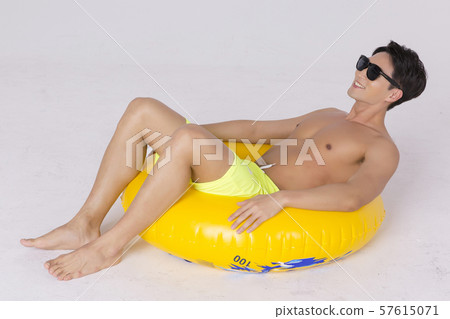 Summer holiday of attractive couple 432 Summer holiday of attractive couple 432 57615071