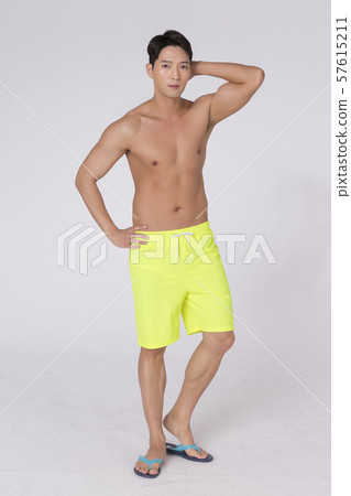 Summer holiday of attractive couple 328 57615211