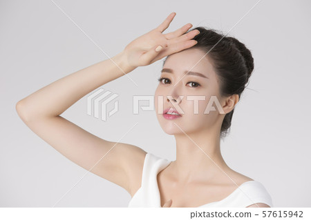 Portrait of Beautiful Young Woman 050 57615942