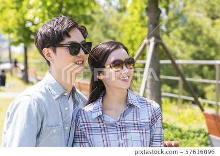 Attractive young couple in love 130 57616096