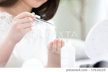 Beauty image Hand 57616220