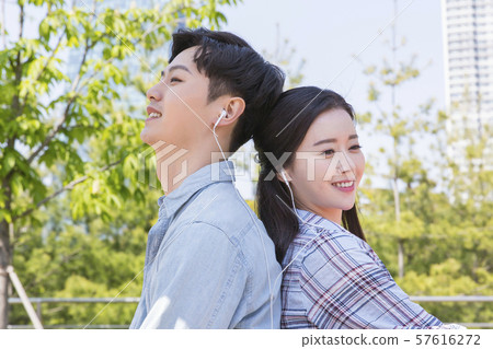 Attractive young couple in love 134 57616272