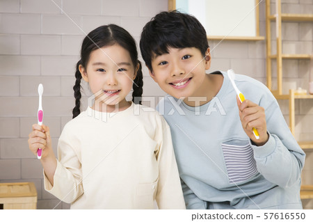 Happy and loving family 345 Happy and loving family 345 57616550