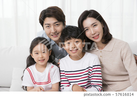 Happy and loving family 084 57616814