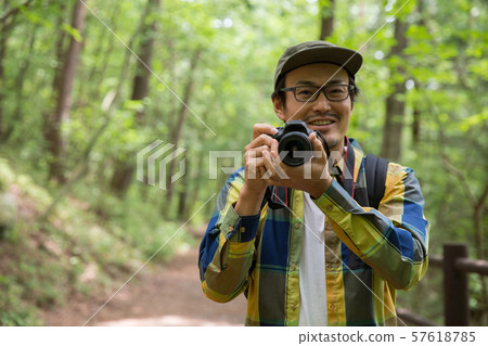 徒步旅行的形象 徒步旅行的形象 57618785