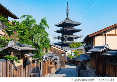 Kyoto Yasaka Tower (Hokanji Temple) 57620913