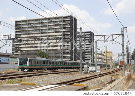 Saikyo Line E233 system detained in Takasaki 57621944