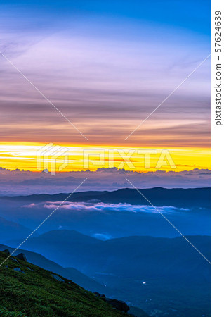 Norikura Kogen Morning glow [Nagano Prefecture] 57624639