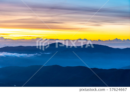 Norikura Kogen Morning glow [Nagano Prefecture] 57624667
