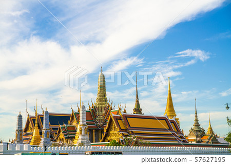 Temple of emerald buddha Wat Pra Kaew in morning 57627195