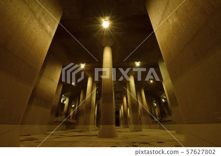Pressure-regulating water tank in the metropolitan area Pressure-regulating water tank in the metropolitan area 57627802