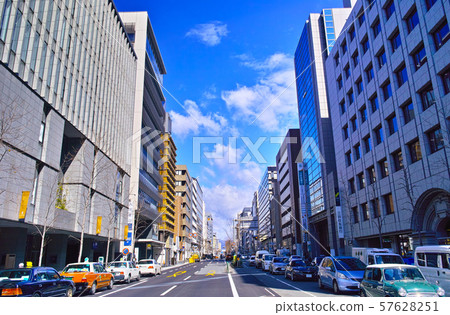 Scenery of Shijo Street in Shijo Karasuma, Kyoto Scenery of Shijo Street in Shijo Karasuma, Kyoto 57628251