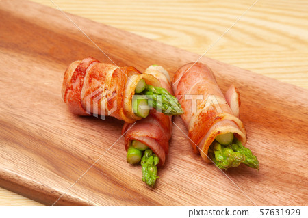Bacon winding of asparagus Bacon winding of asparagus 57631929
