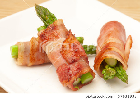 Bacon winding of asparagus Bacon winding of asparagus 57631933