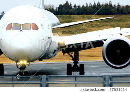 Landing Airplane Landing Airplane 57631934