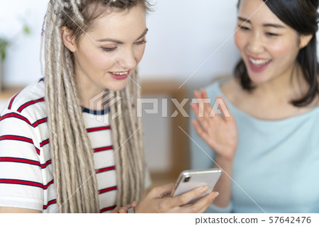 解釋俄國食物文化的微笑的日語對俄語 解釋俄國食物文化的微笑的日語對俄語 57642476
