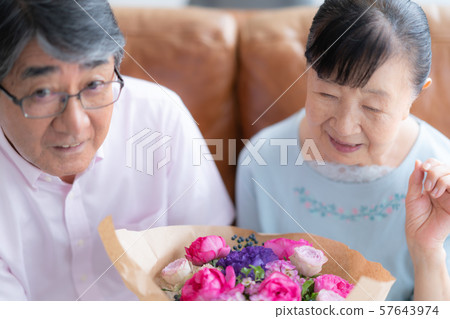 Two people gift celebration celebration old man old age interior design room white natural light renovation Two people gift celebration celebration old man old age interior design room white natural light renovation 57643974