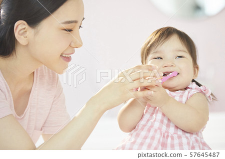 父母和孩子的生活方式 57645487