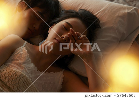 Couple lifestyle bedroom 57645605