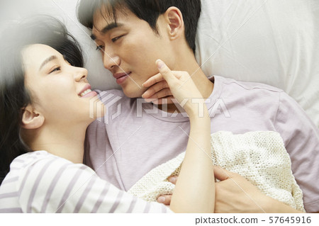 夫妻生活方式臥室 57645916