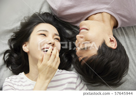 夫妻生活方式臥室 57645944