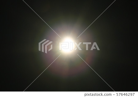 中午的太陽 57646297