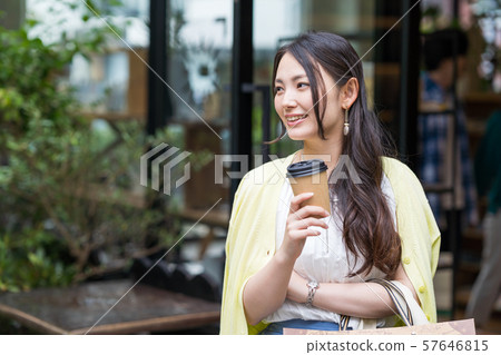 Young woman with shopping Young woman with shopping 57646815