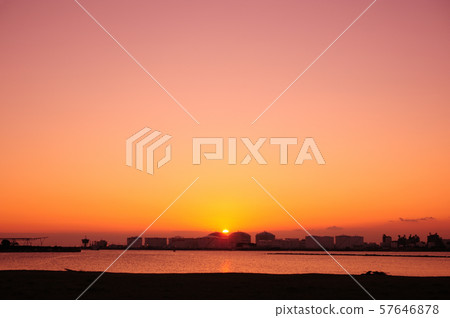 千葉港黃昏 57646878