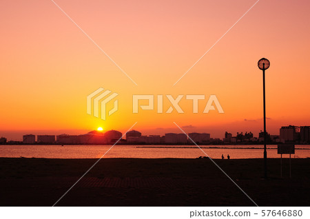 千葉港黃昏 57646880