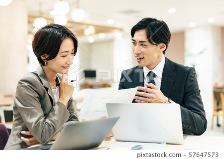 Business meeting 57647573