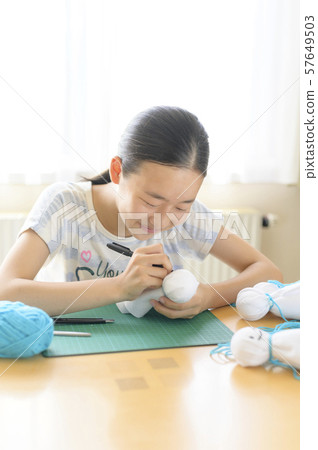 A child who makes a terute shaved 57649503