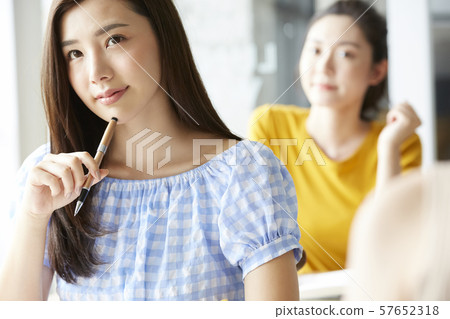 學生校園 57652318