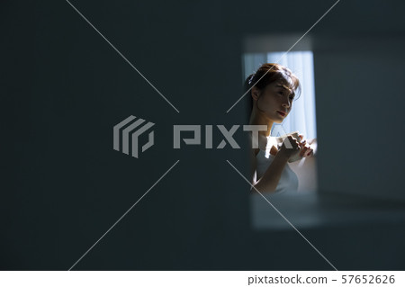 女性生活方式藍色基調 57652626