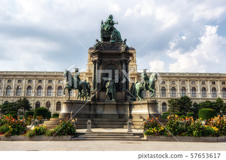 maria theresien platz statues maria theresien platz statues 57653617