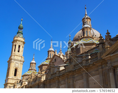 薩拉戈薩聖皮拉爾大教堂 薩拉戈薩聖皮拉爾大教堂 57654652