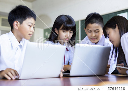 Junior high school school scene PC group study Junior high school school scene PC group study 57656238